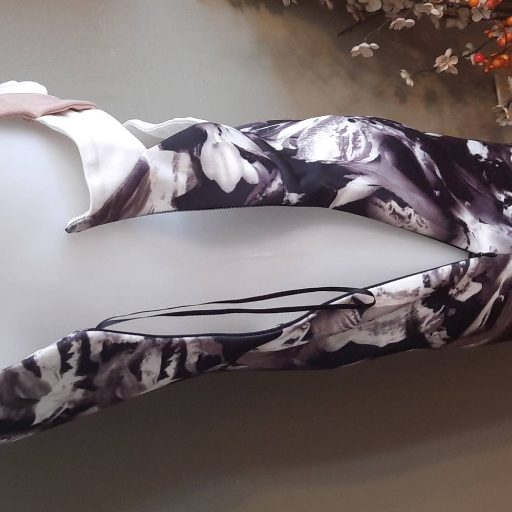 Elliatt scuba midi dress - Picture 13 of 16